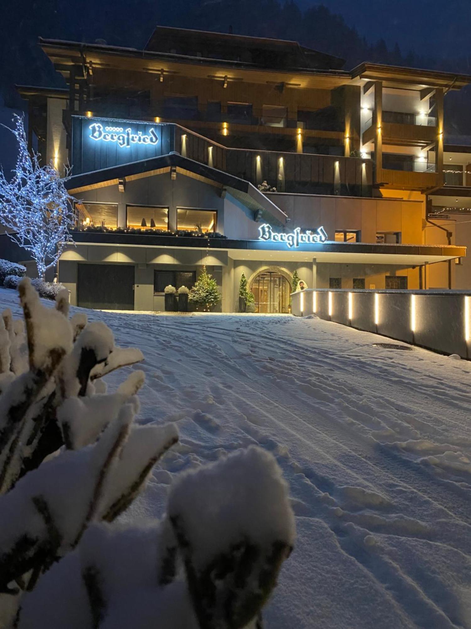 Aktiv- & Wellnesshotel Bergfried Tux Exterior photo